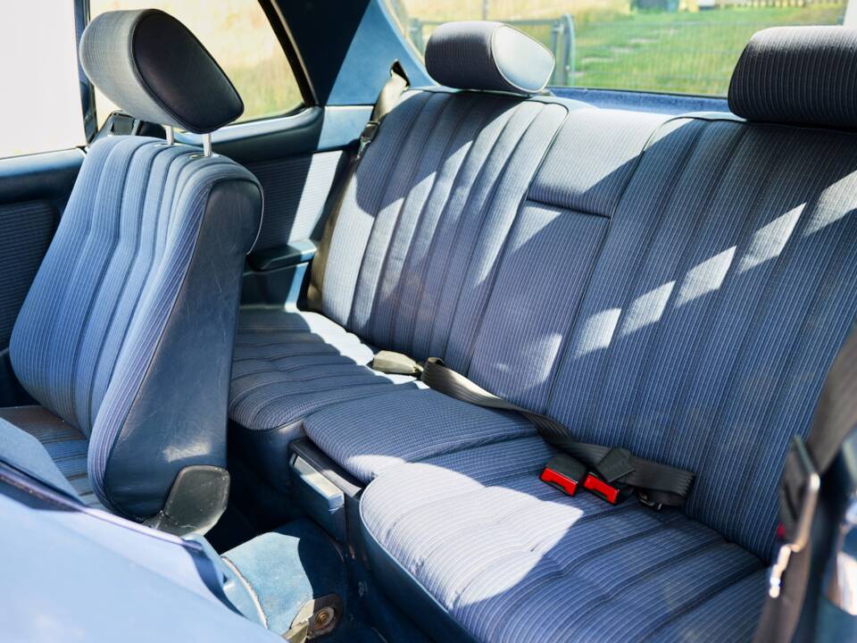 Bild 56/99 von Mercedes-Benz 230 CE (1983)