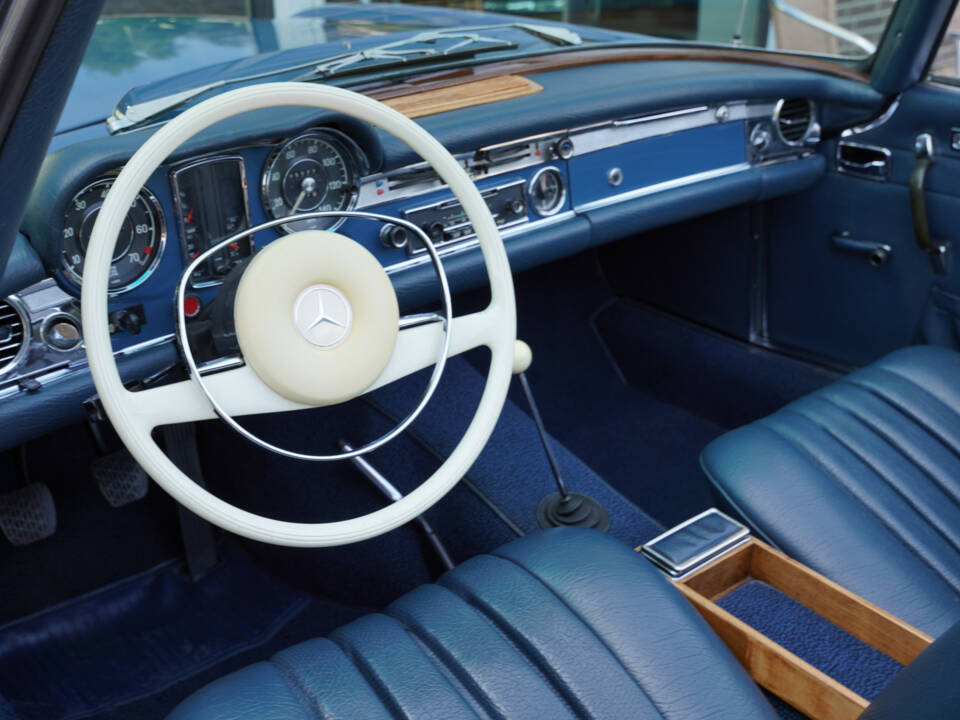Imagen 3/50 de Mercedes-Benz 280 SL (1968)