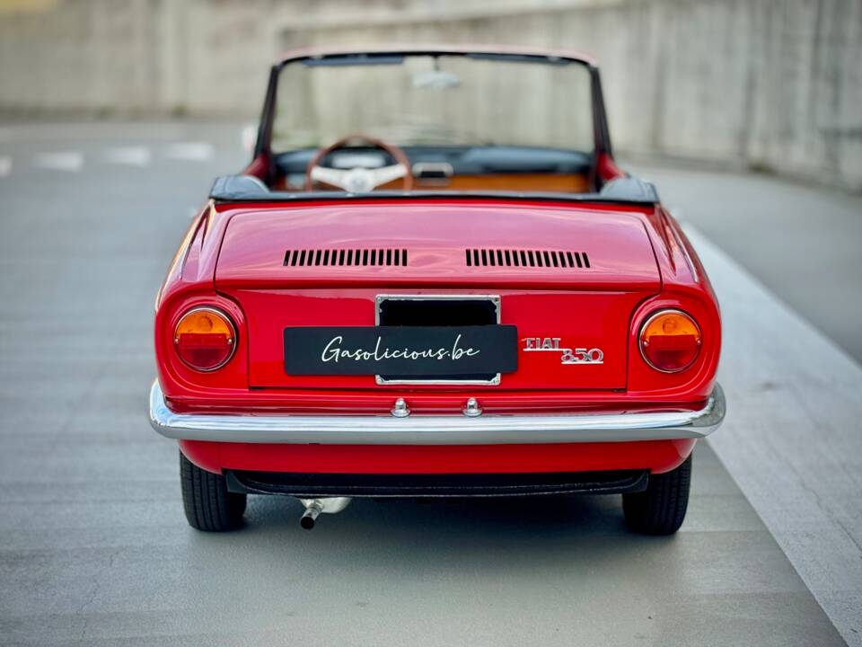 Imagen 4/21 de FIAT 850 Spider (1968)