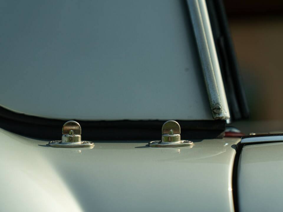 Immagine 47/50 di Lancia Aurelia B24 Convertibile (1958)