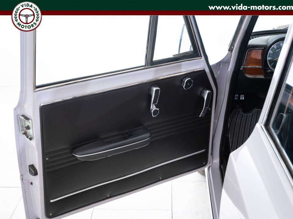 Image 7/15 of Alfa Romeo Giulia 1600 Super Biscione (1969)