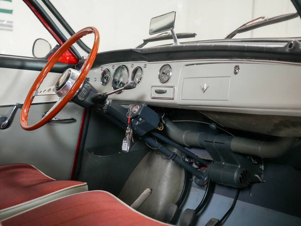 Image 7/34 of Saab 96 V4 (1967)