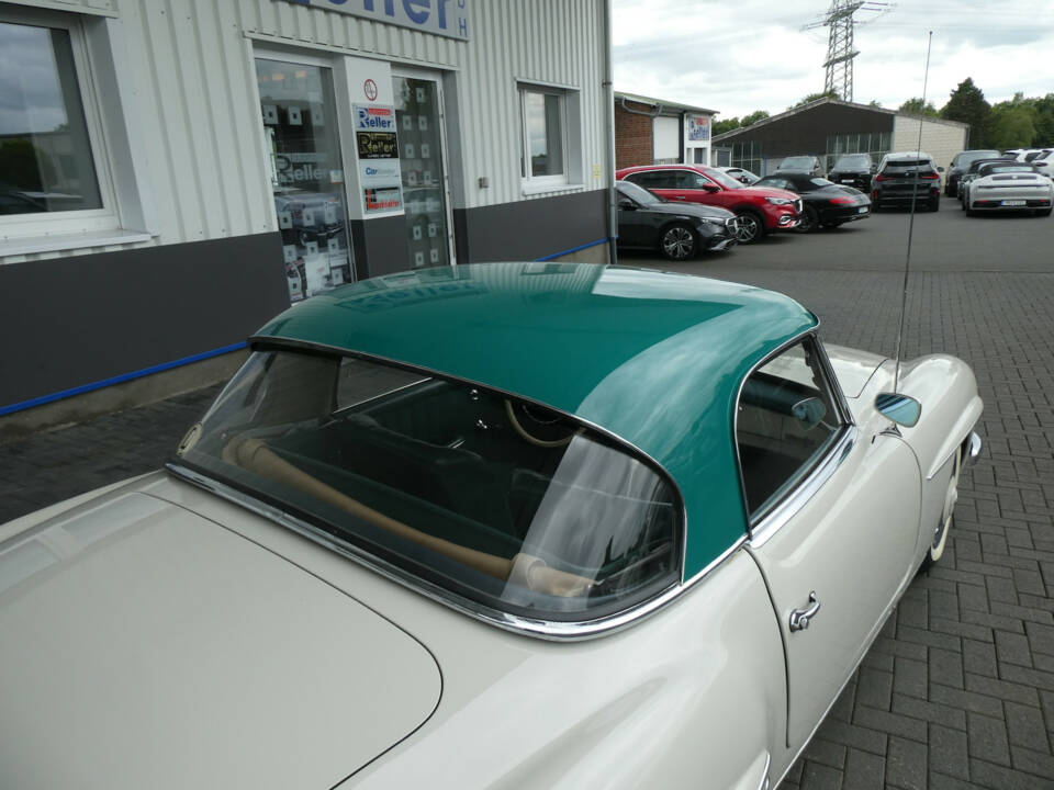 Afbeelding 21/29 van Mercedes-Benz 190 SL (1961)