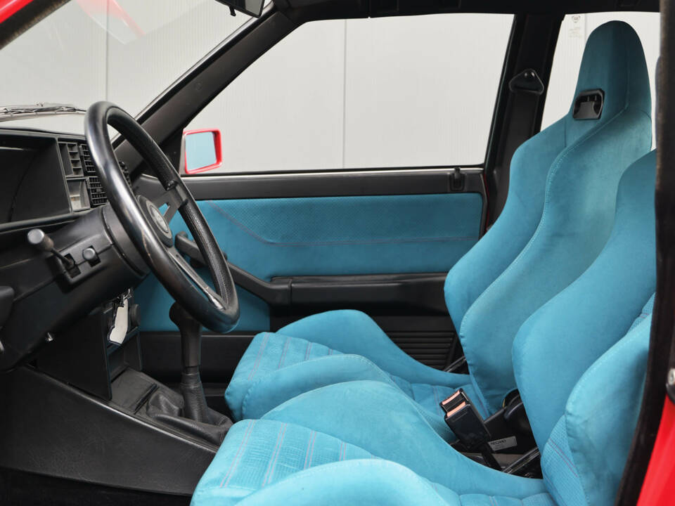 Image 34/41 of Lancia Delta HF Integrale (1989)