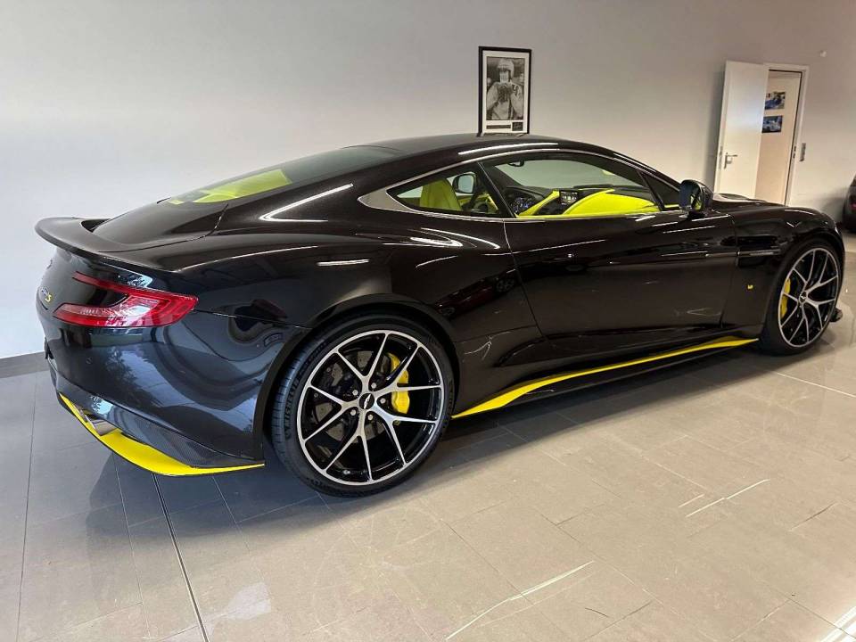 Image 9/30 of Aston Martin Vanquish (2015)