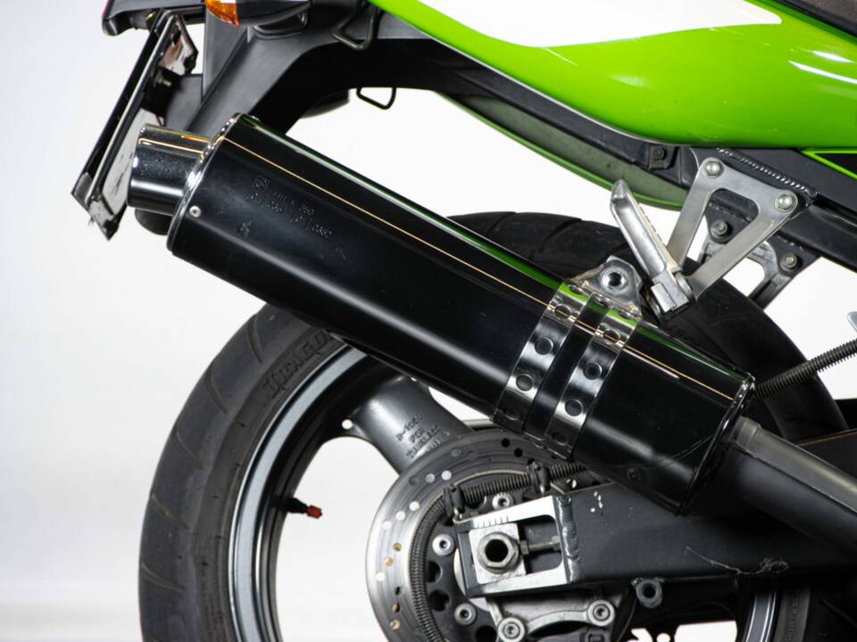 Immagine 29/50 di Kawasaki Ninja 750 ZX-7R (1999)