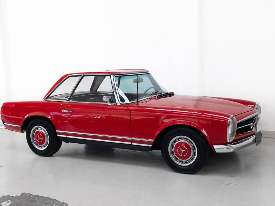 Image 29/30 of Mercedes-Benz 280 SL (1968)
