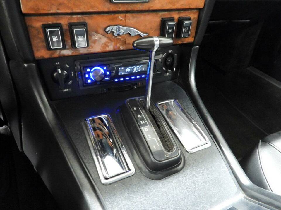 Bild 8/15 von Jaguar XJ6 3.2 (1984)