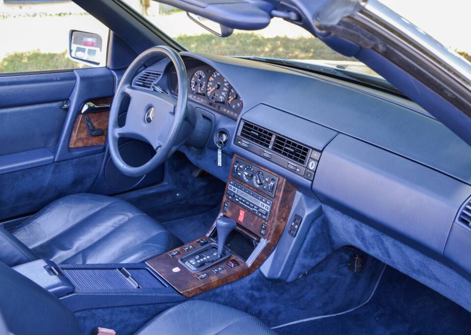 Imagen 43/50 de Mercedes-Benz 300 SL (1991)