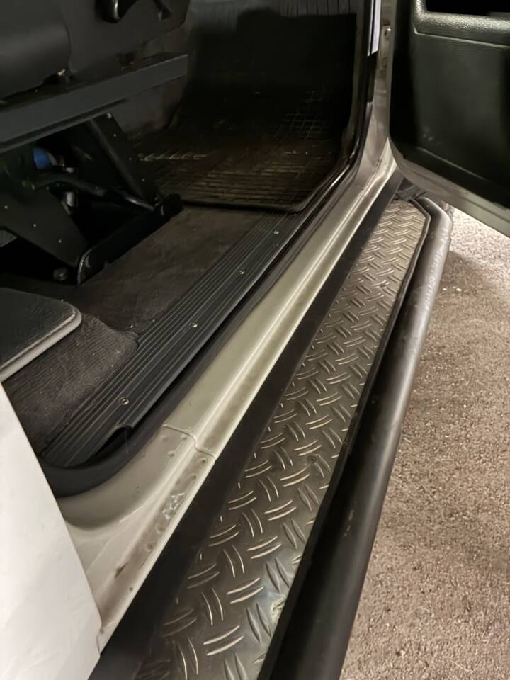 Immagine 11/23 di Mercedes-Benz 230 GE (SWB) (1987)