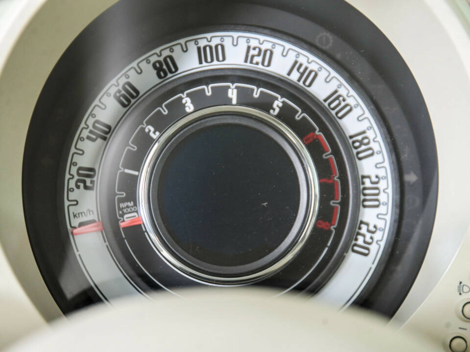 Image 31/50 of FIAT 500 (2018)