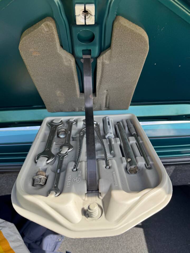 Image 5/11 de BMW 318i (1993)