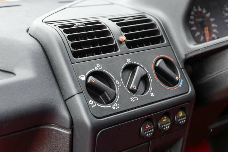 Immagine 47/50 di Peugeot 205 GTi 1.9 (1991)
