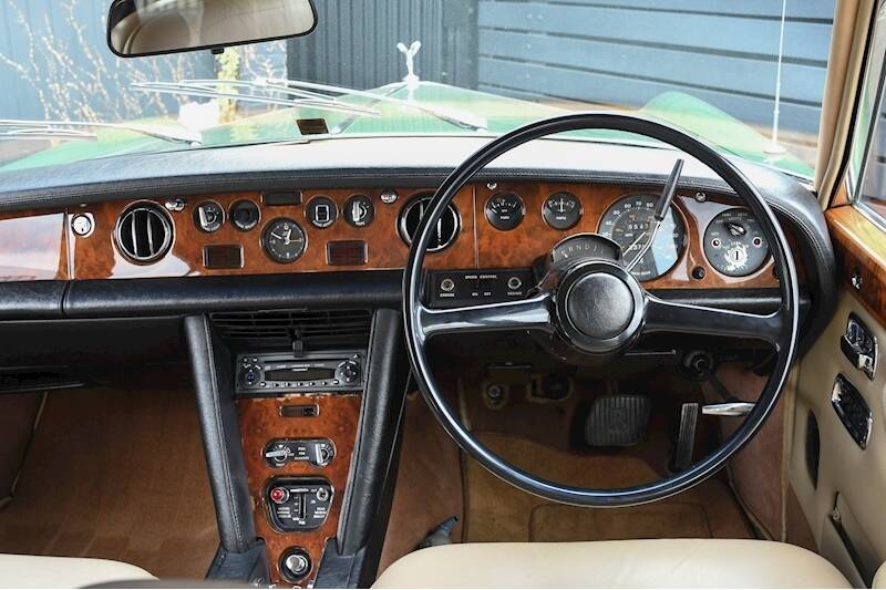 Image 26/43 de Rolls-Royce Silver Shadow I (1977)