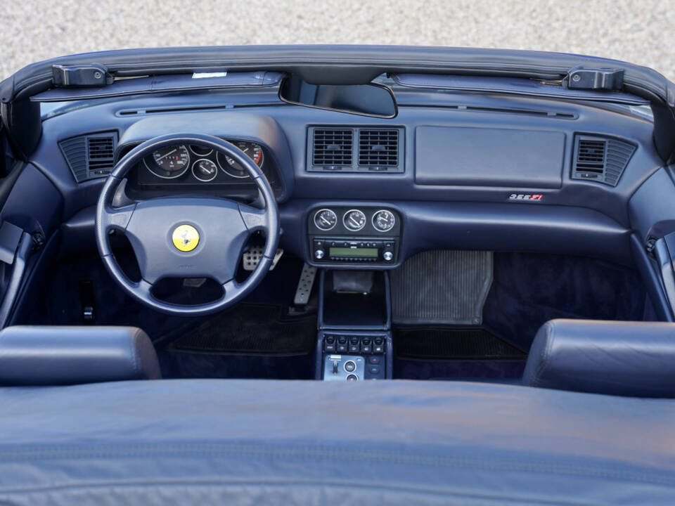 Immagine 6/50 di Ferrari F 355 Spider (2000)