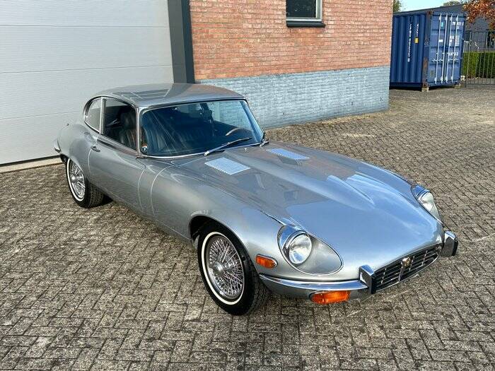 Bild 2/7 von Jaguar E-Type V12 (2+2) (1971)