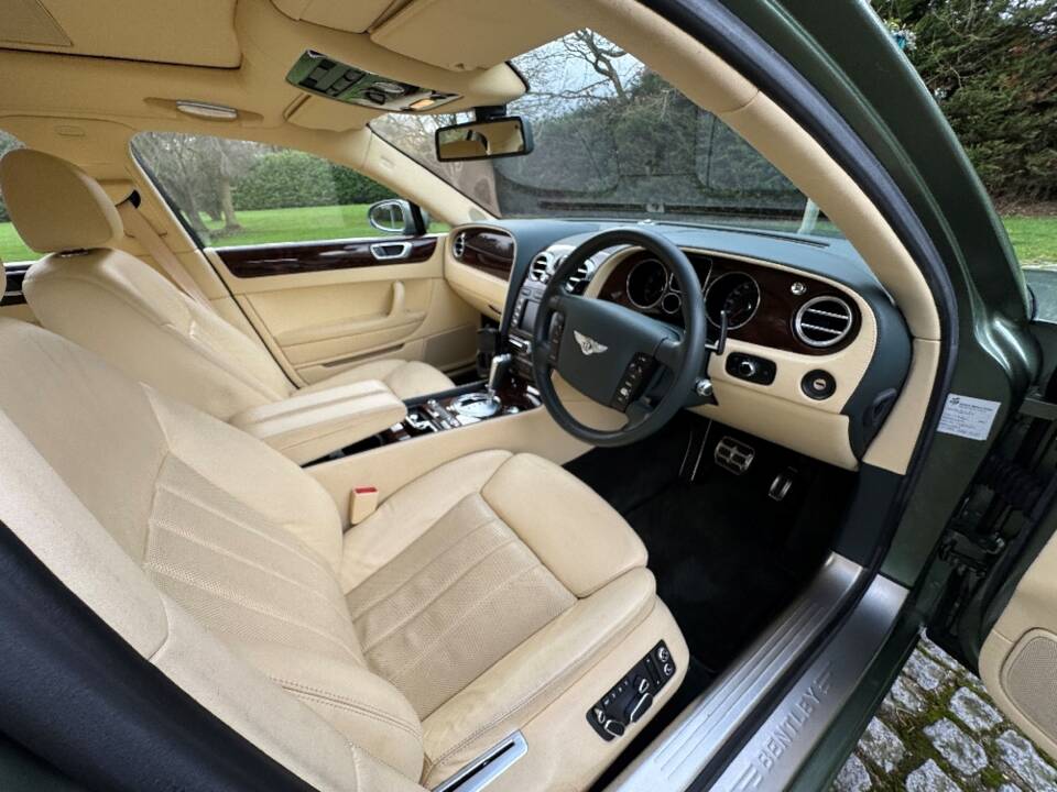 Image 16/28 of Bentley Continental Flying Spur (2007)