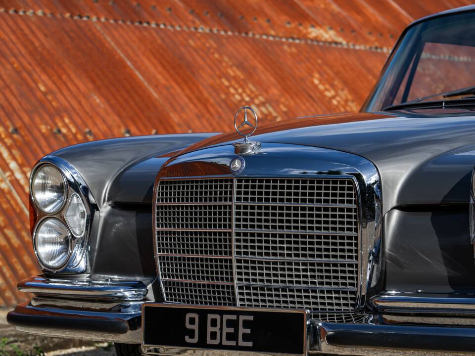 Image 15/37 of Mercedes-Benz 280 SE 3,5 (1970)