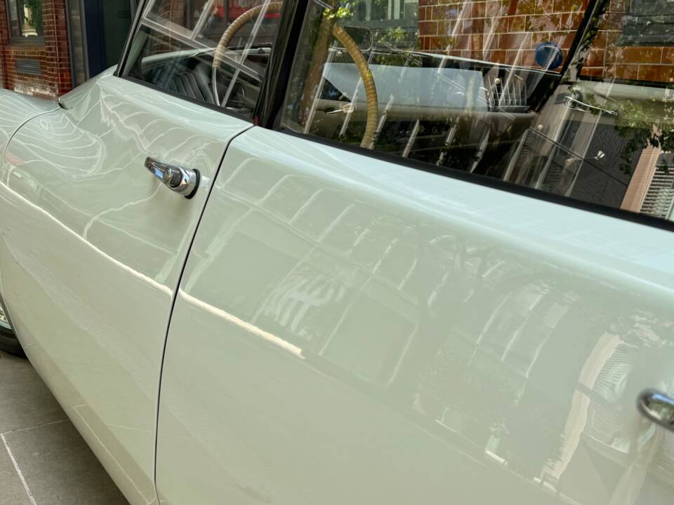 Image 32/56 of Citroën DS 19 (1958)