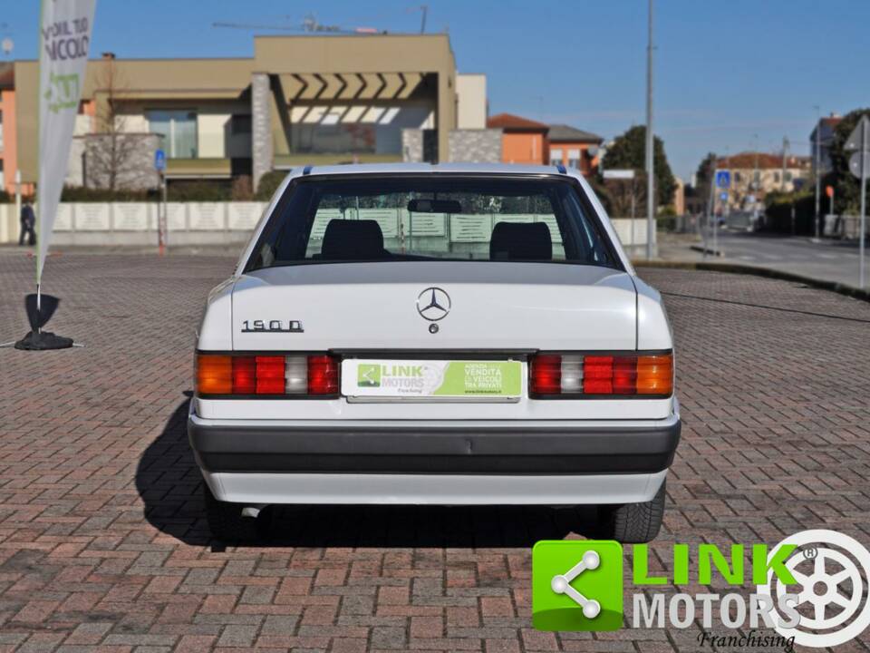 Image 4/10 of Mercedes-Benz 190 D (1991)