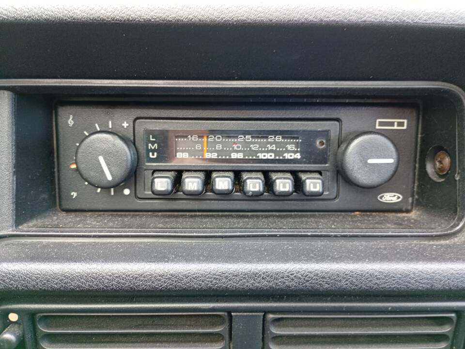 Image 11/23 de Ford Fiesta 1.1 (1988)