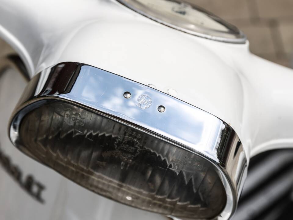 Bild 9/22 von Piaggio Vespa 160 GT Electronic (1972)
