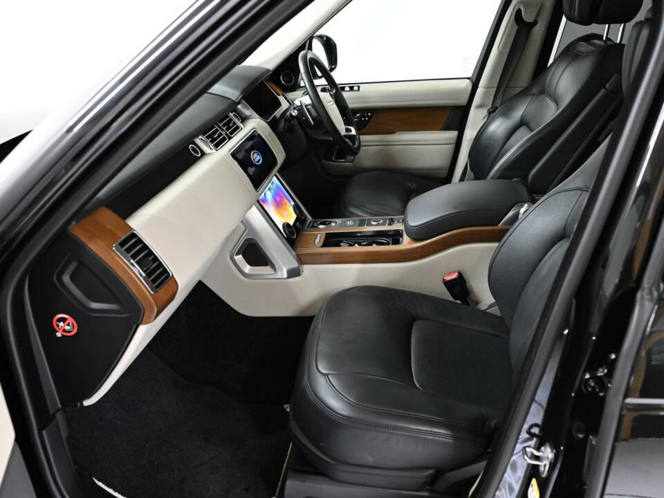 Bild 31/50 von Land Rover Range Rover Autobiography SDV8 (2018)