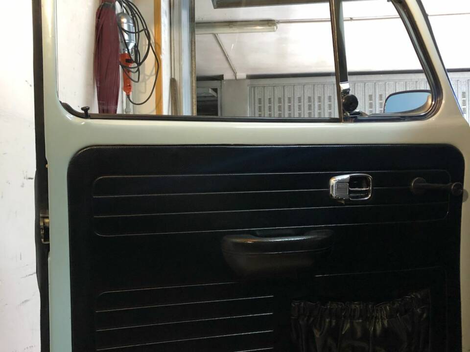 Image 19/25 of Volkswagen Beetle 1200 (1969)