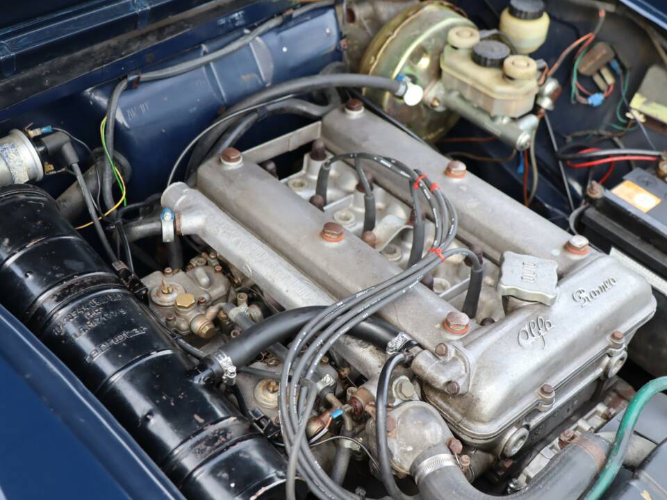 Image 34/50 of Alfa Romeo Giulia Nuova Super 1600 (1978)