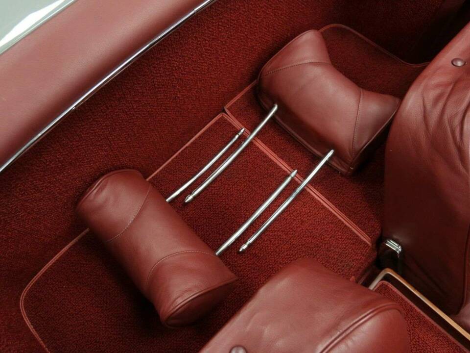 Bild 22/50 von Mercedes-Benz 250 SE (1968)