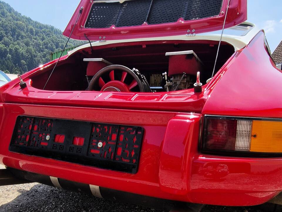Image 16/31 of Porsche 911 ST 2.2 (1969)