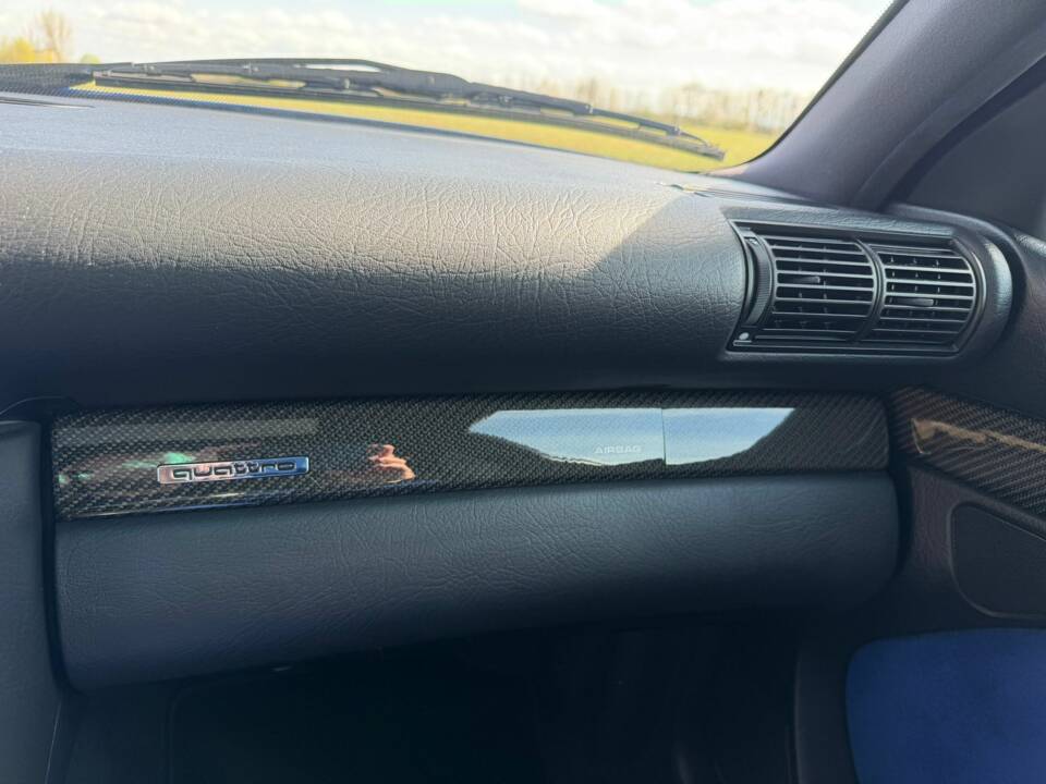 Image 17/29 of Audi S6 Plus Avant (1996)