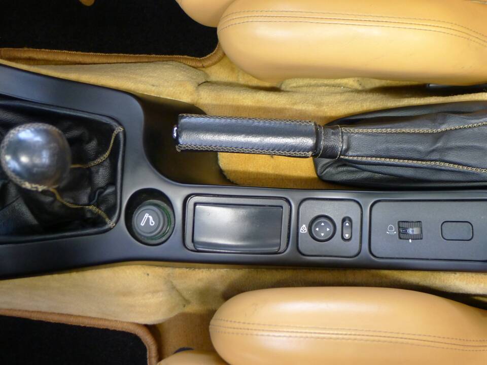 Image 7/42 of Alfa Romeo Spider 3.0 V6 12V (1997)