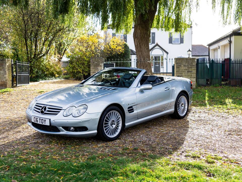 Image 21/45 of Mercedes-Benz SL 55 AMG (2004)