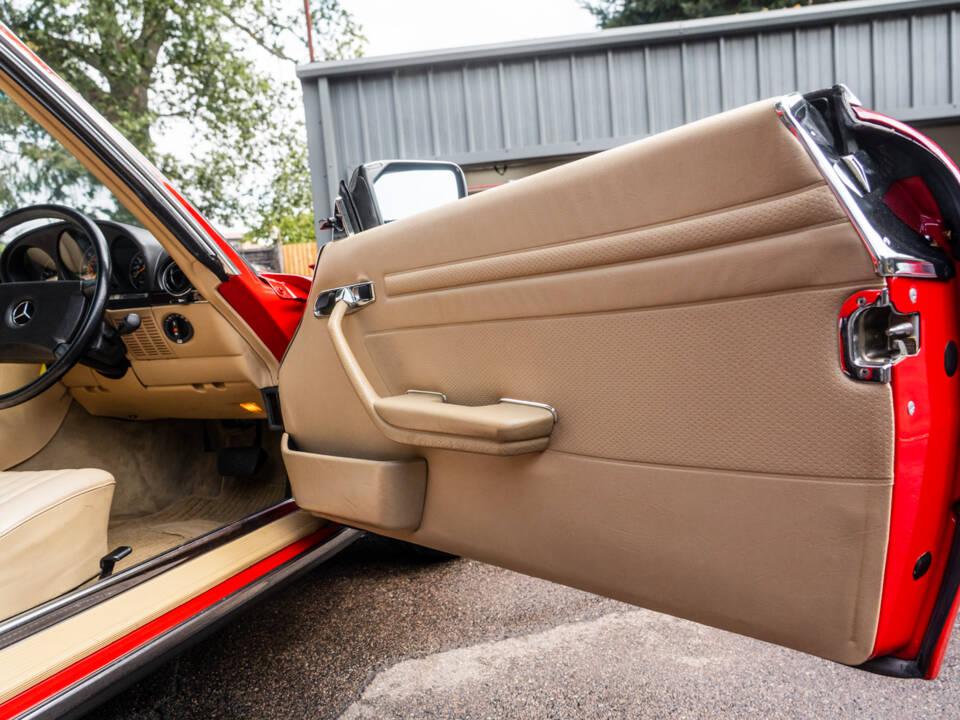 Image 42/59 of Mercedes-Benz 300 SL (1989)