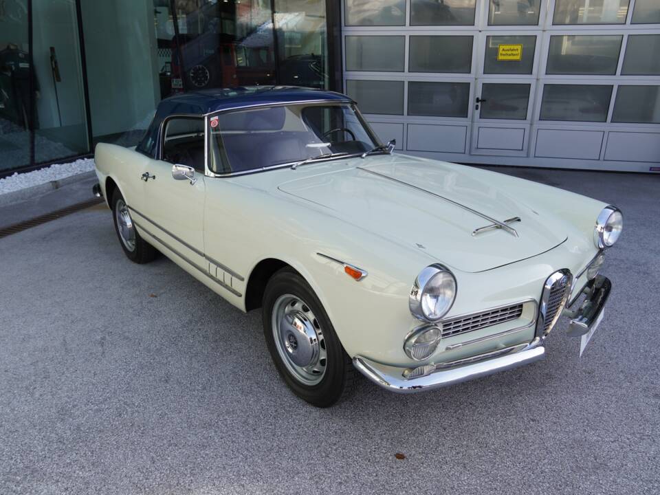 Immagine 15/41 di Alfa Romeo 2000 Spider (1959)