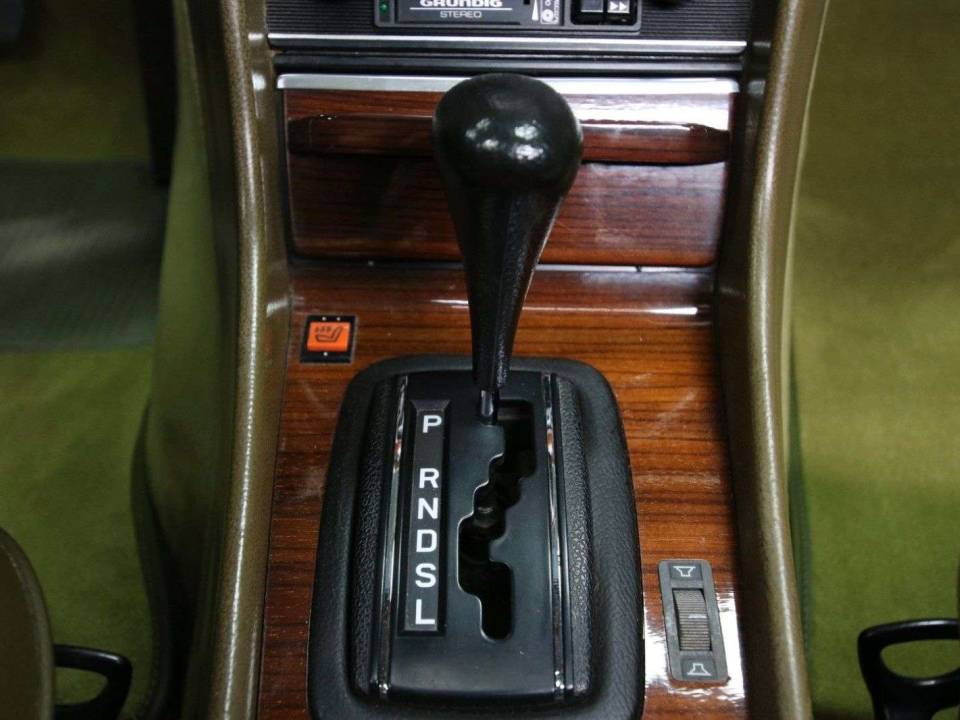 Image 14/30 de Mercedes-Benz 280 SE (1978)