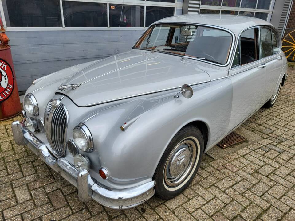 Image 3/8 of Jaguar Mk II 3.8 (1961)