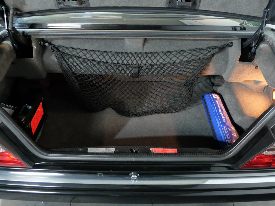 Image 25/30 de Mercedes-Benz E 220 (1995)
