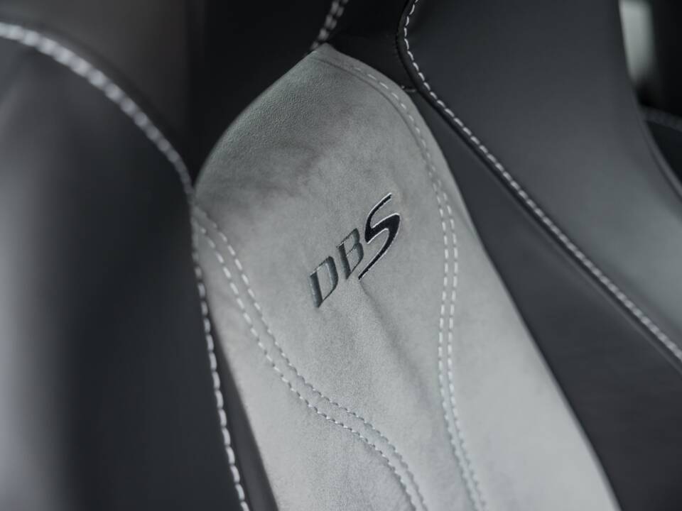 Bild 13/56 von Aston Martin DBS (2010)