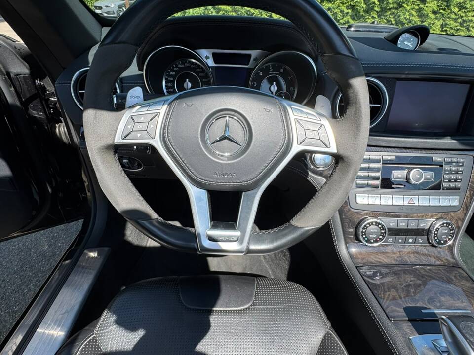 Bild 10/14 von Mercedes-Benz SL 63 AMG (2013)