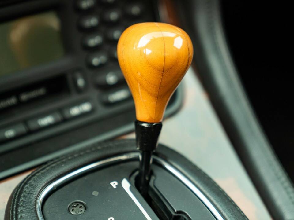 Image 40/50 de Jaguar XJR 4.0 (2000)