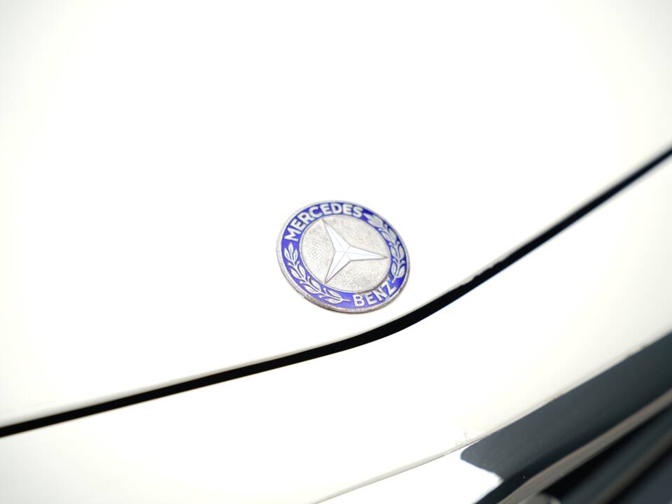 Image 32/50 de Mercedes-Benz 280 SL (1968)