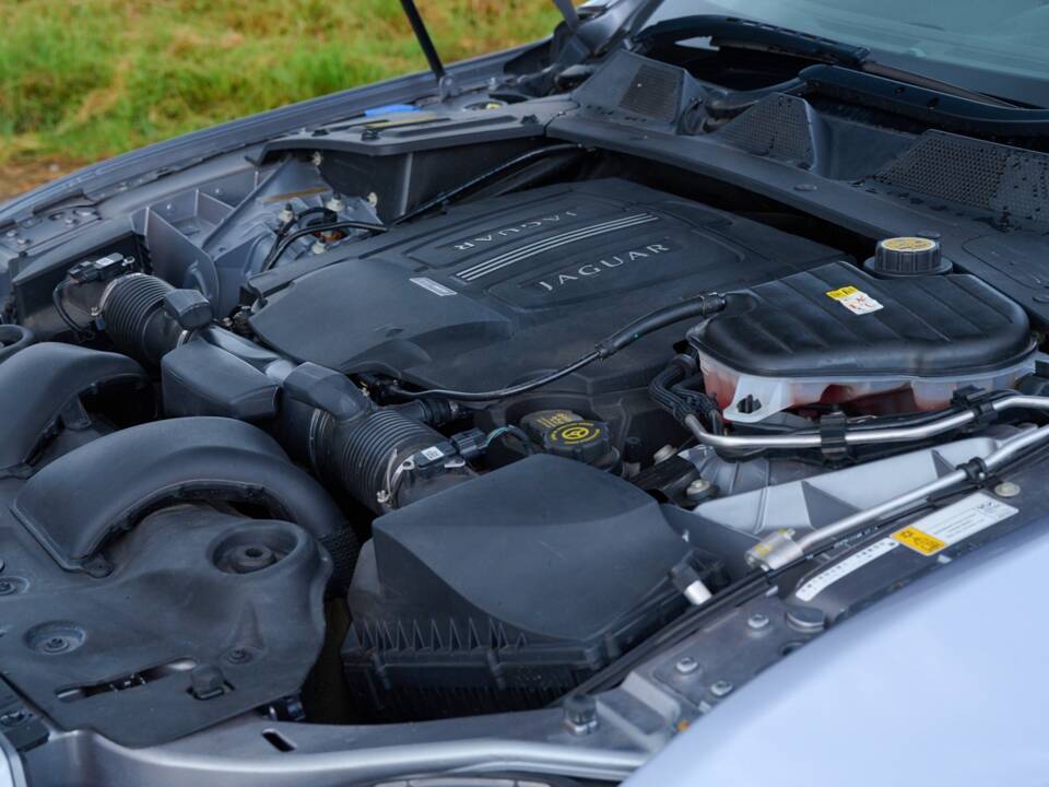 Bild 5/50 von Jaguar XJ 5.0 (2010)