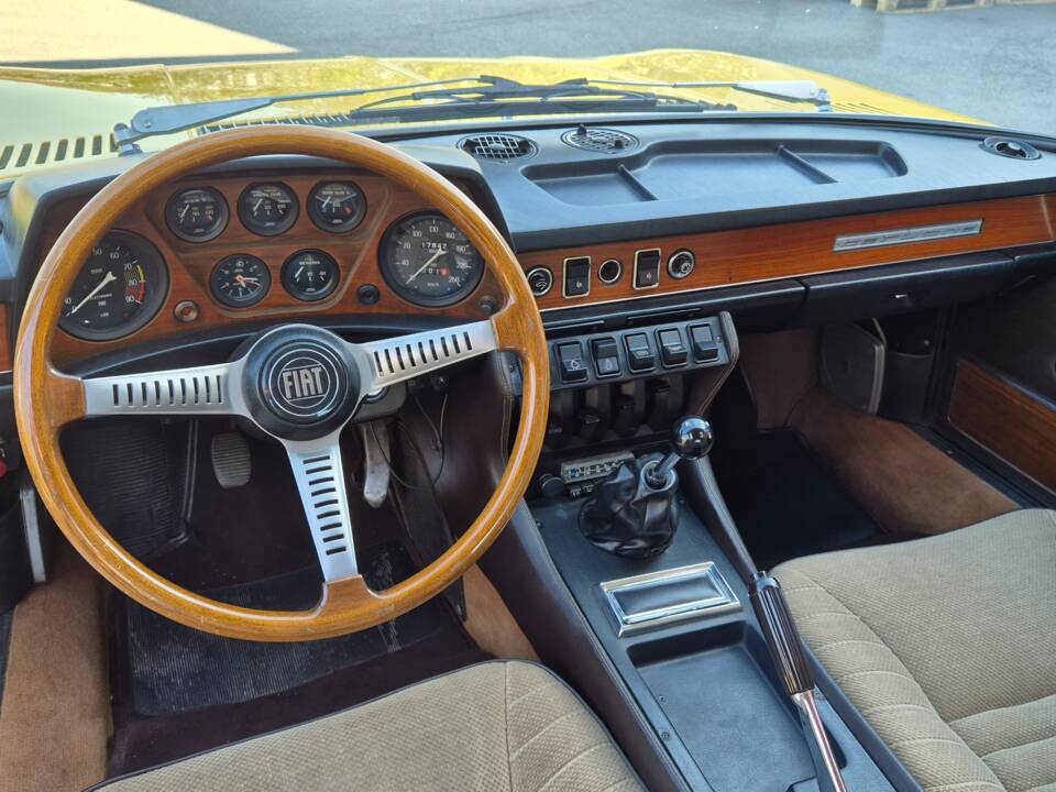 Immagine 12/51 di FIAT Dino 2400 Coupe (1971)