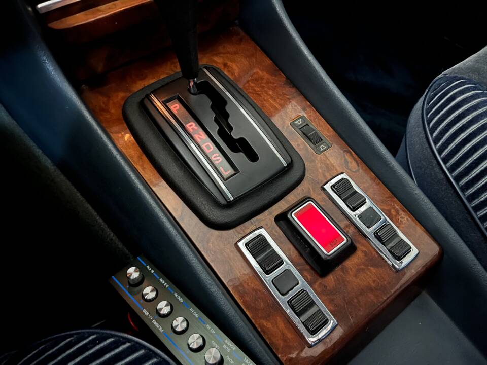 Bild 37/99 von Mercedes-Benz 500 SLC (1981)