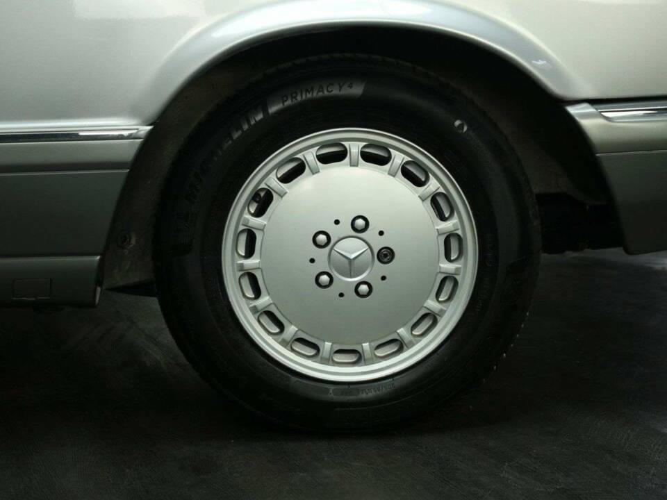 Afbeelding 50/50 van Mercedes-Benz 560 SEC (1991)
