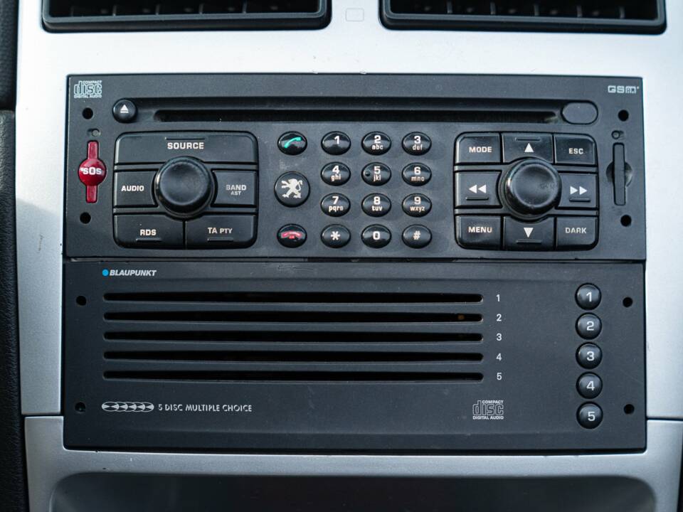 Bild 41/50 von Peugeot 307 CC 2.0i (2004)