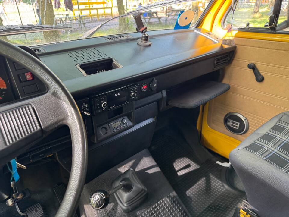 Bild 9/28 von Volkswagen T3 Westfalia 1.6 TD (1987)