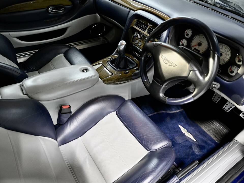 Image 22/50 of Aston Martin DB 7 GT (2004)